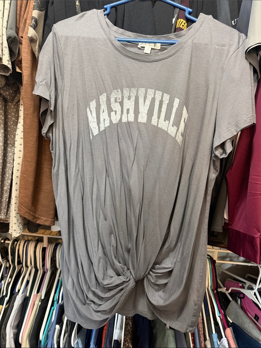 nine britton Gray Nashville Twist-Front Short Sleeve Tee